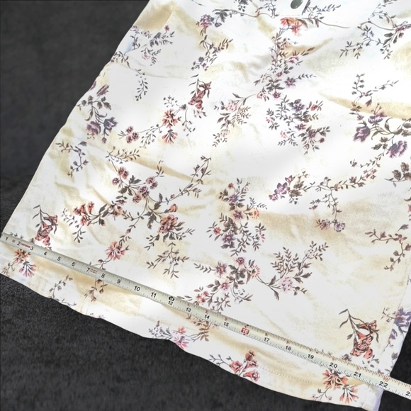 No Boundaries Overall Dress Floral White Denim 2XX/19 - Picture 11 of 16